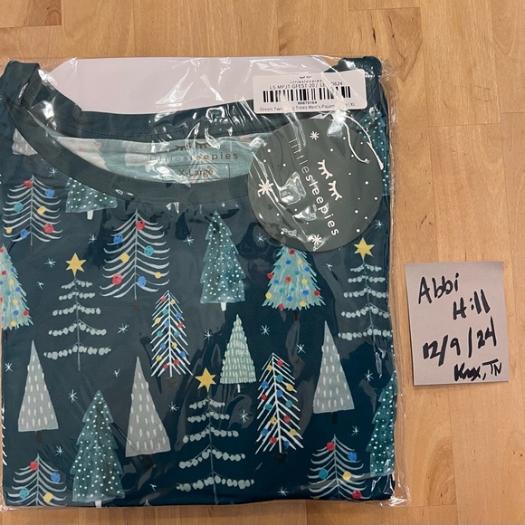 Little Sleepies NWT Men’s Top Twinkling Trees XL - Picture 2 of 2